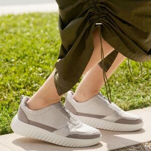 Bzees Women's Winner Washable Zipper Sneakers (WIDE)